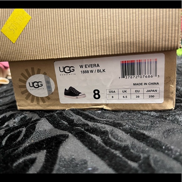 UGG converse sneakers - Picture 3 of 3